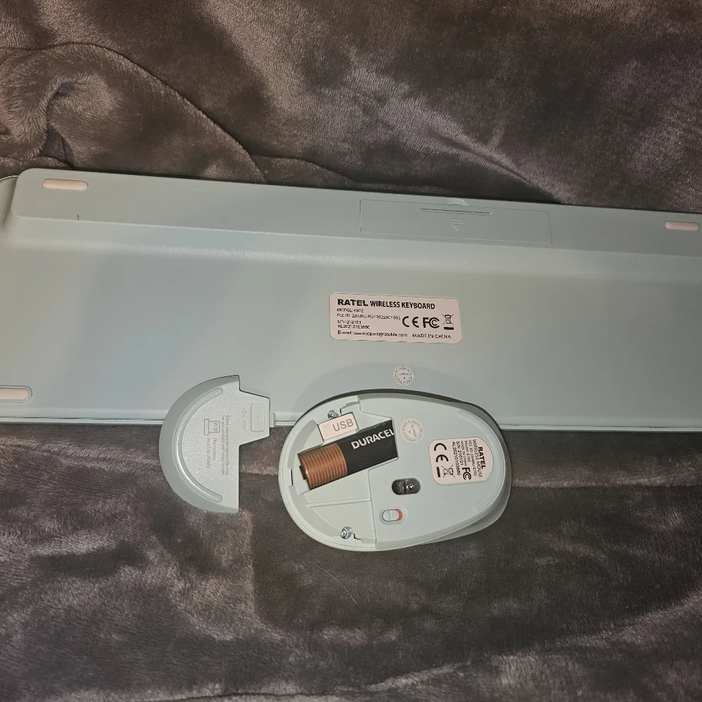 Ratel Wireless Keyboard and Mouse Set in Light Teal